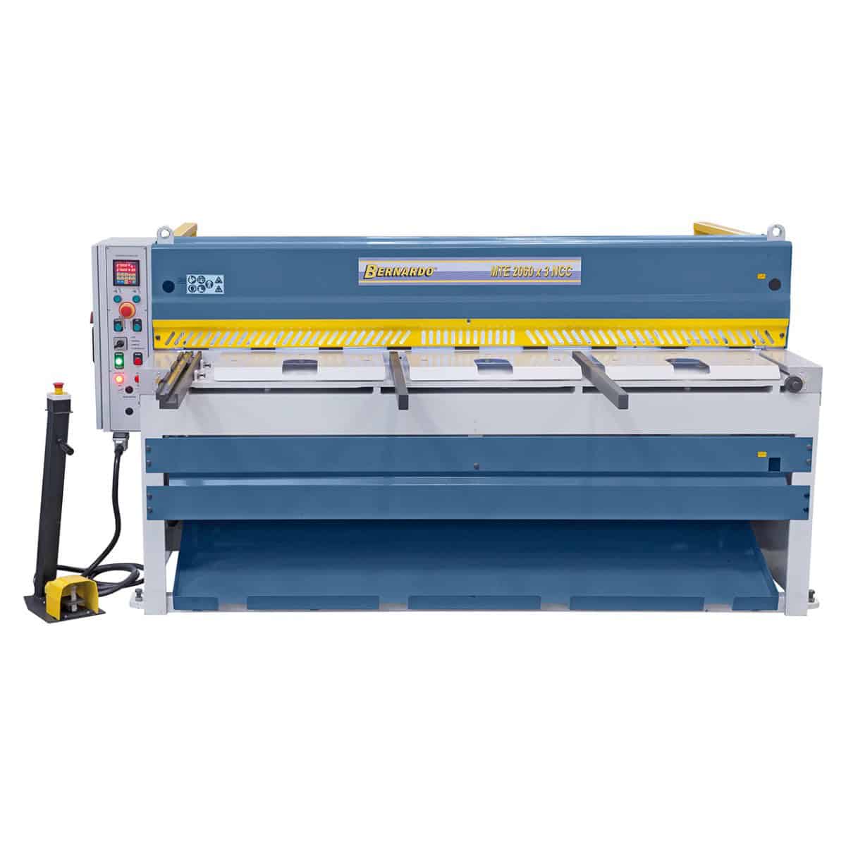 Bernardo MTE 1560 x 3 mm NCC – Cesoia a ghigliottina motorizzata