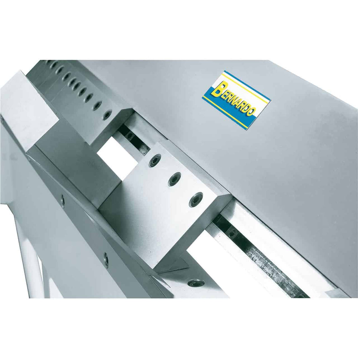 Bernardo TB 1270 – Manuelle Abkantmaschine mit 1270 mm segmentiertem Messer