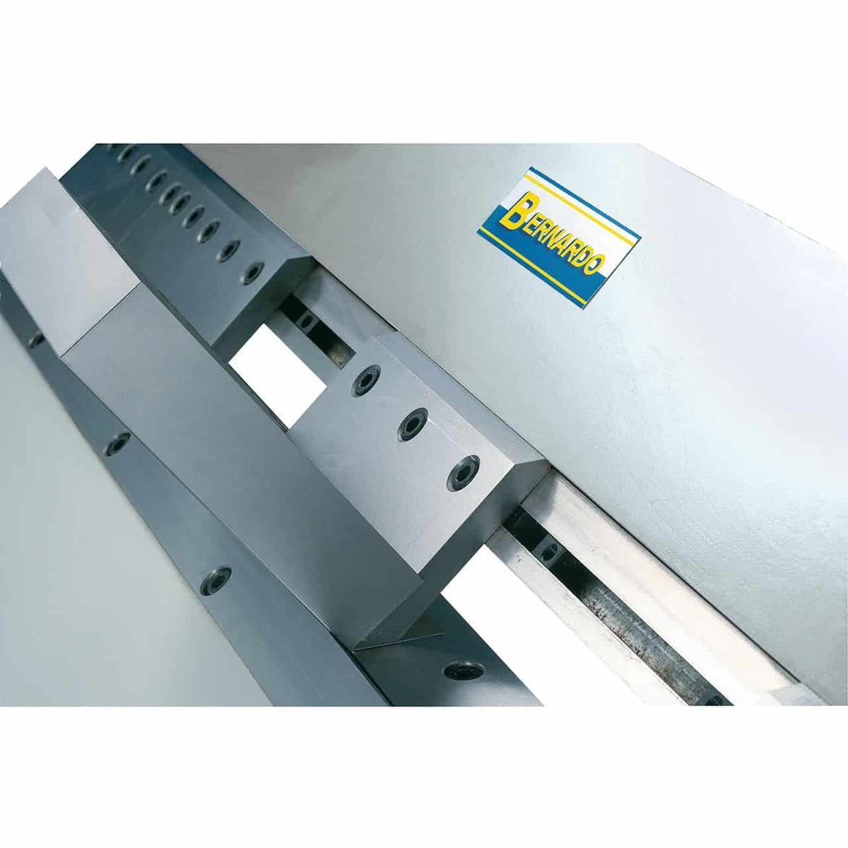 Bernardo TB 1500 – Manuelle Abkantmaschine mit 1500 mm segmentiertem Messer