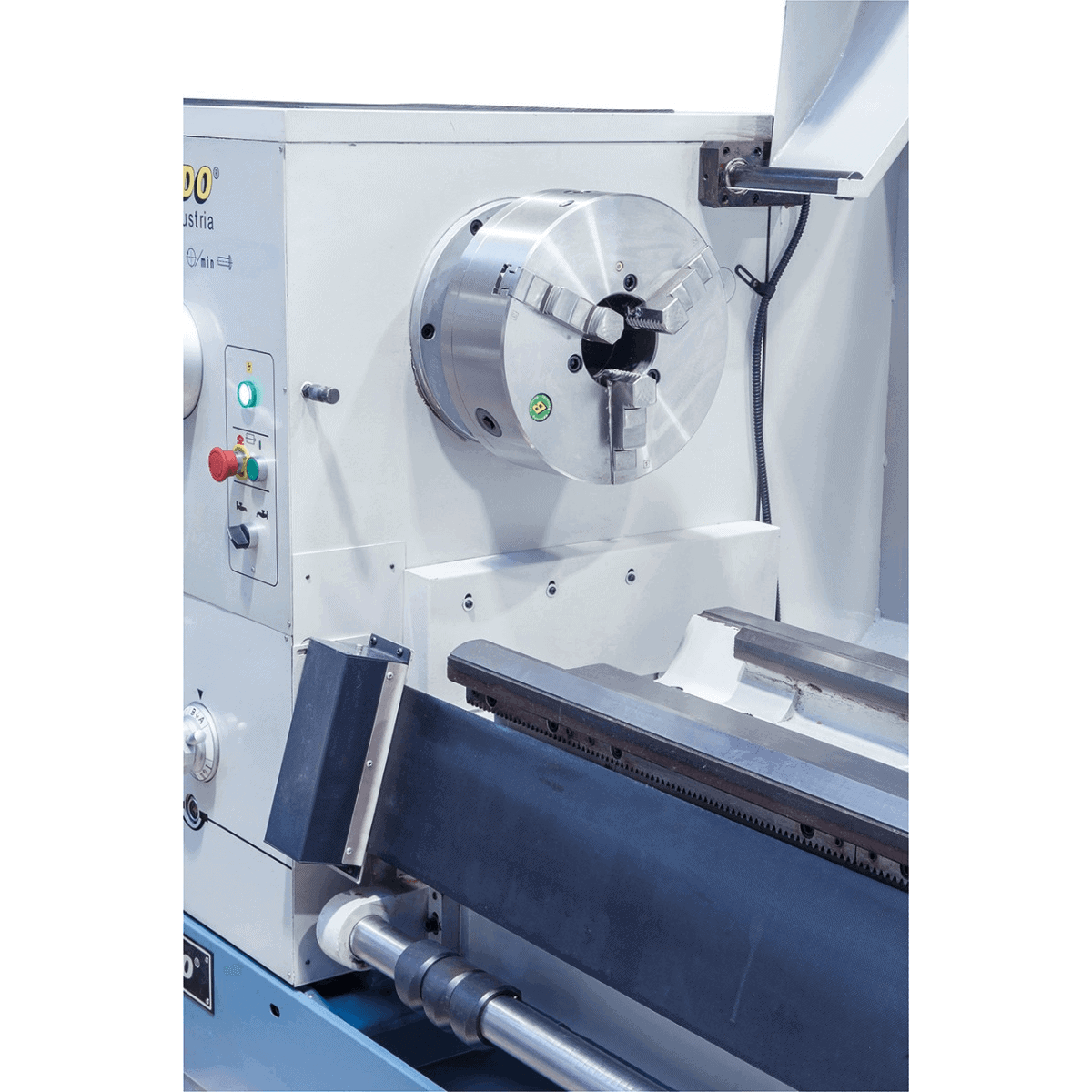Bernardo Goliath 660 x 3000 Drehmaschine mit 3-Achsen-Digitalanzeige ES-12 V