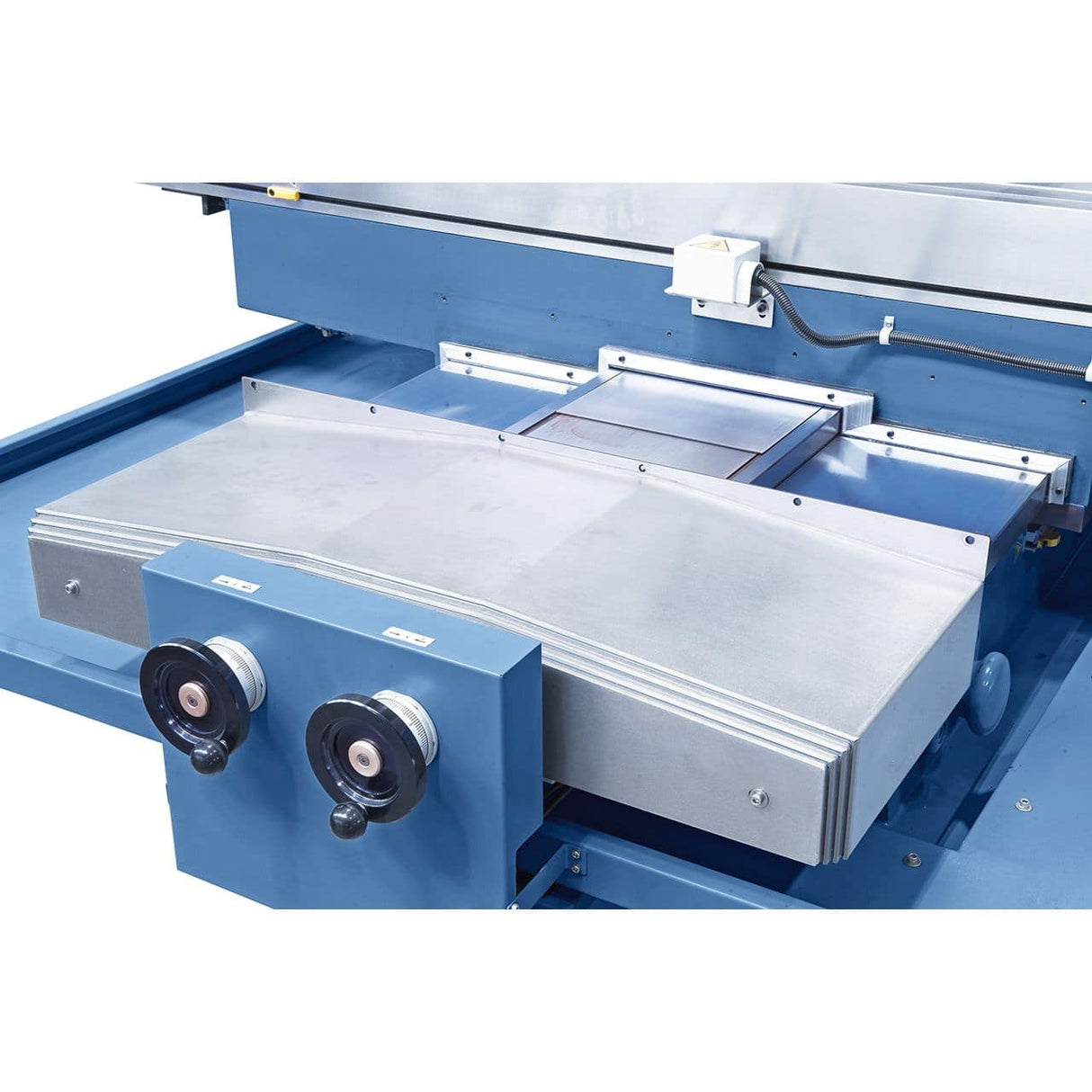 Bernardo BFM 2100 Servo Tischfräsmaschine – 2100 x 500 mm Tisch, ISO 50, 3-Achsen-Digitalanzeige