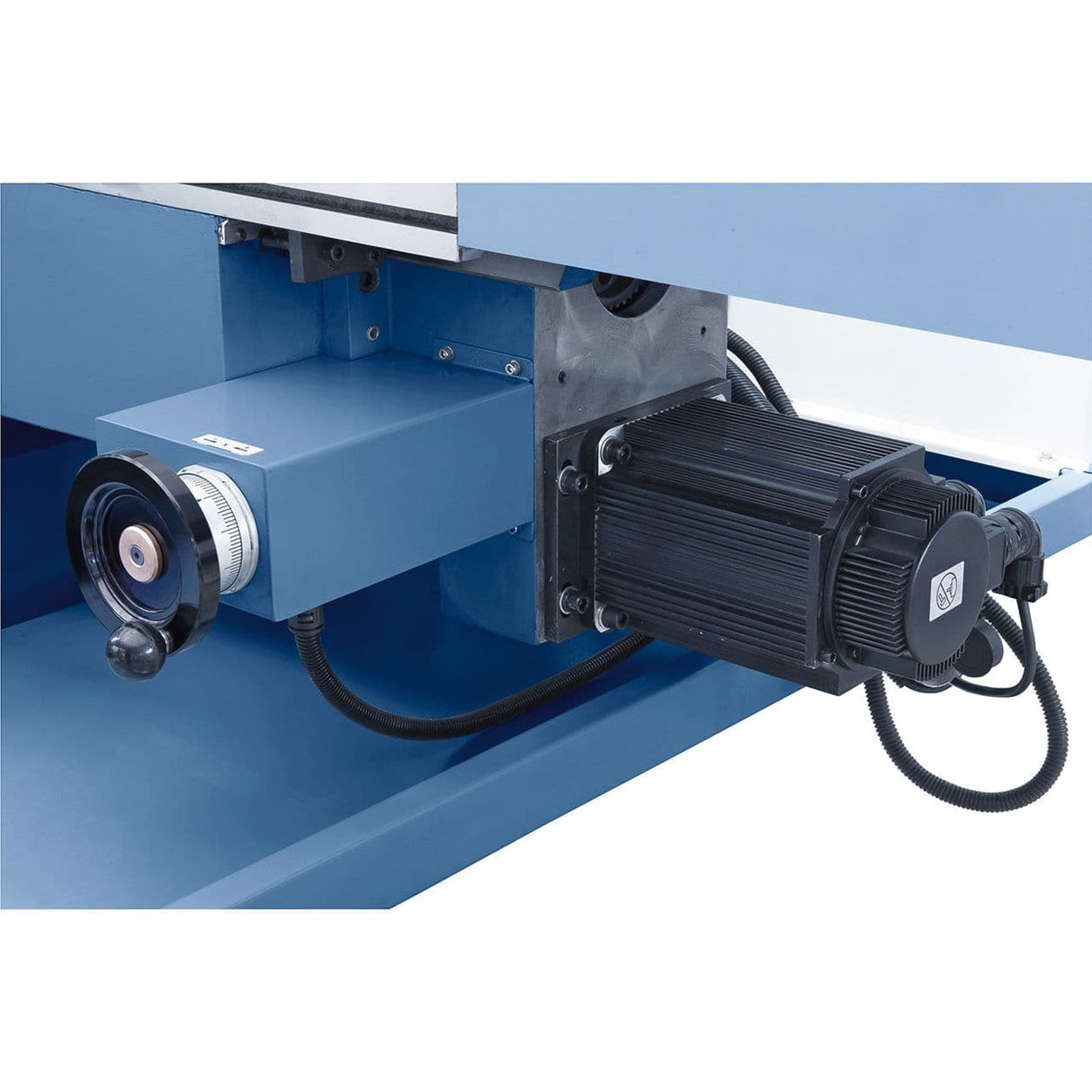 Bernardo BFM 2100 Servo Tischfräsmaschine – 2100 x 500 mm Tisch, ISO 50, 3-Achsen-Digitalanzeige