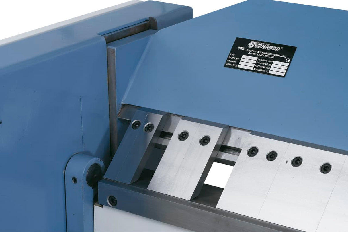 Bernardo TBM 2020 – Motorisierte Biegemaschine mit 2020 mm segmentiertem Blatt