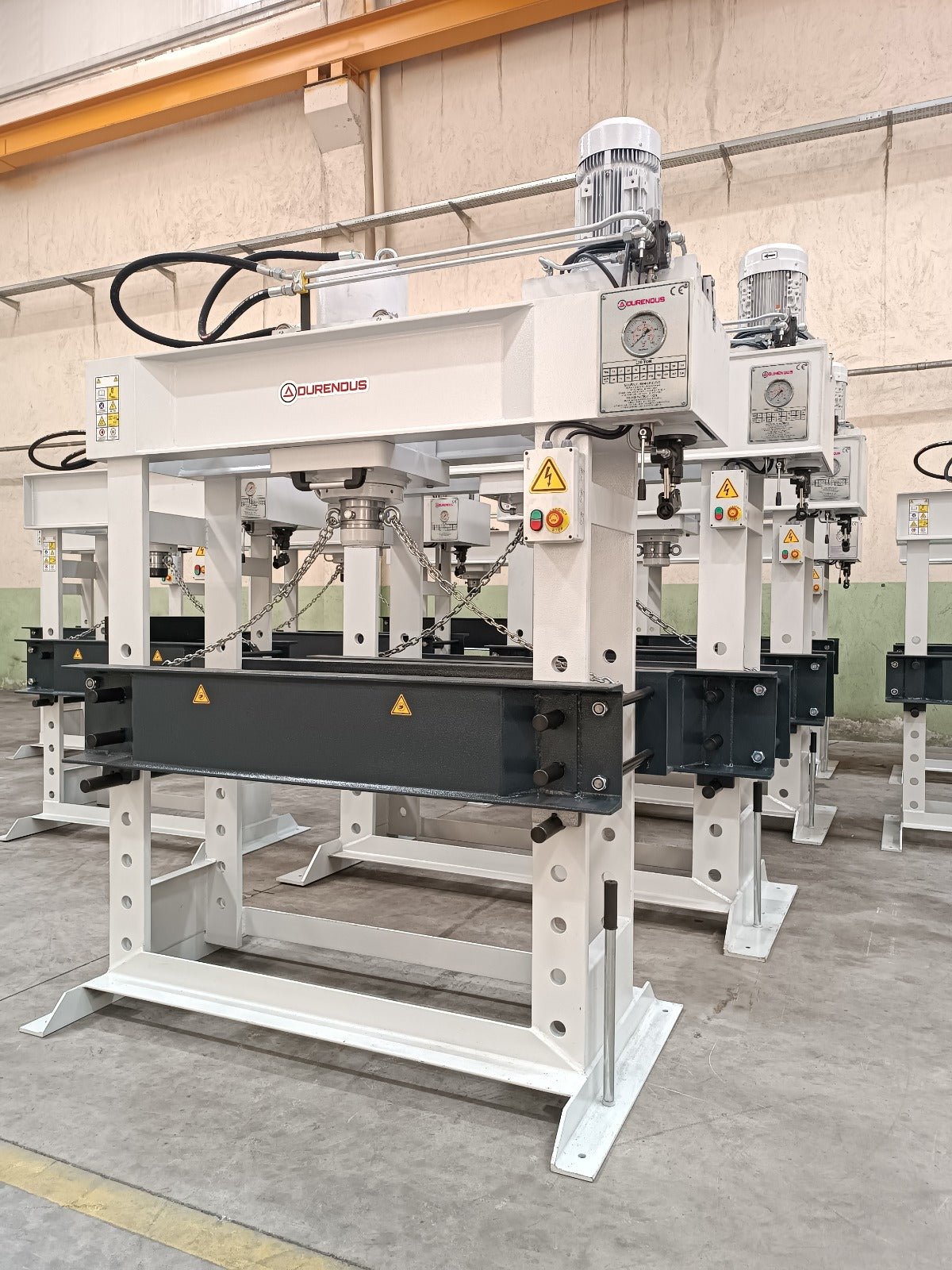 Pressa per lamiera Durendus Serie DW Pressa Idraulica 120 Ton con cilindro Scorrevole