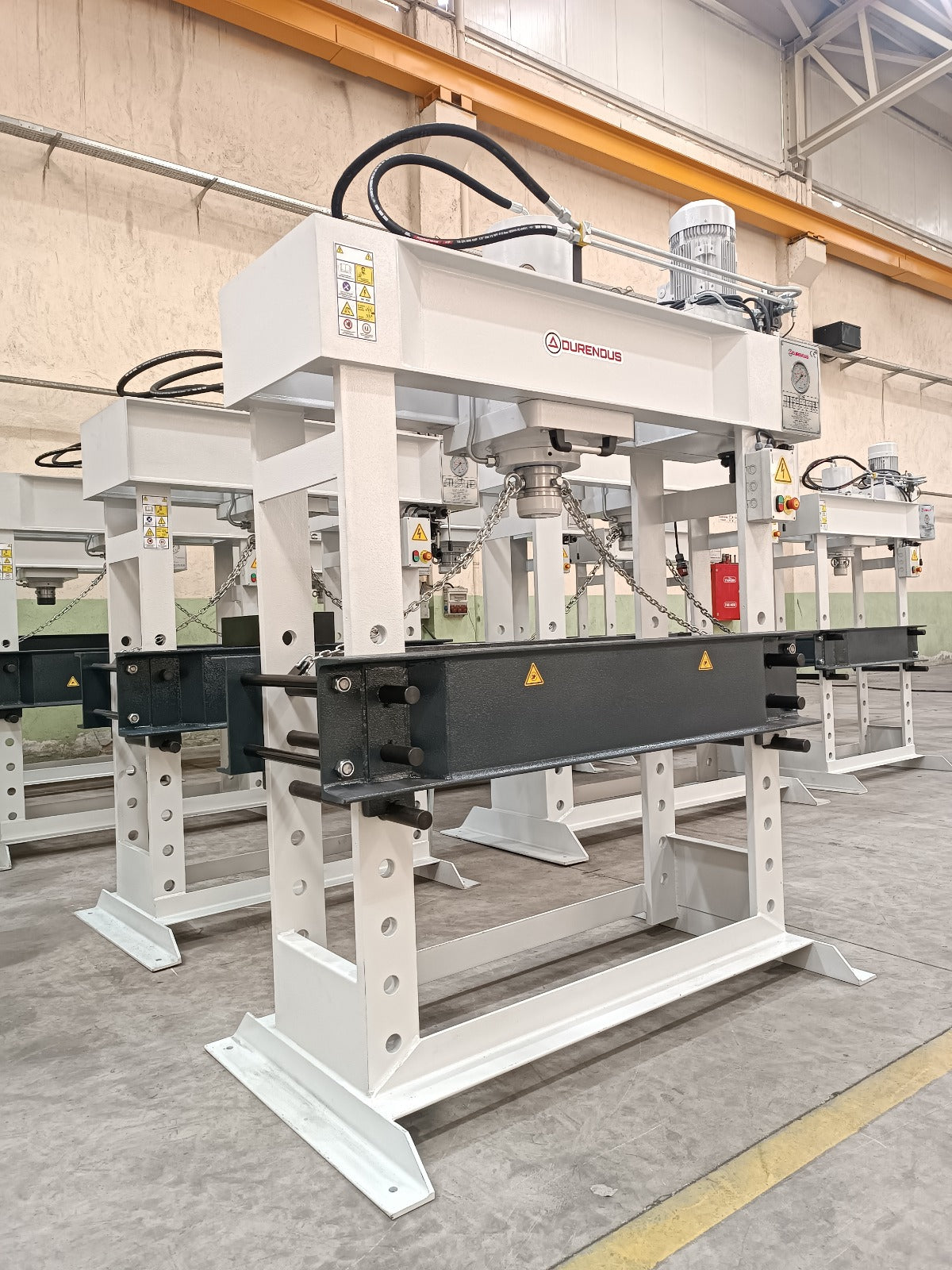 Pressa per lamiera Durendus Serie DW Pressa Idraulica 120 Ton con cilindro Scorrevole