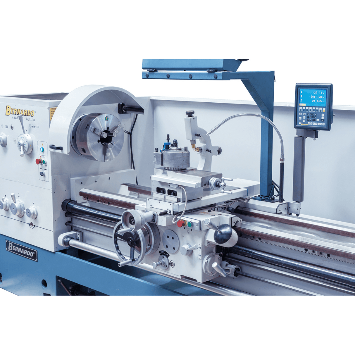 Bernardo Goliath 660 × 1.500 Industriedrehmaschine mit 3-Achs-Digitalanzeige ES-12 V – Spitzenweite 1.500 mm, Ø 660 mm am Bett, Spindelbohrung Ø 105 mm D1-8, 9-kW-Motor mit CE-Magnetbremse, Gewicht 3.630 kg