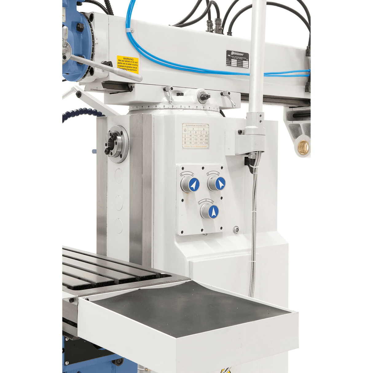 Bernardo UWF 95 N Universalfräsmaschine – ISO 40, pneumatische Spannvorrichtung DIN 2080, 1.600×360 mm Tisch, 2,2+2,2 kW Motoren, 3-Achs-Digitalanzeige, Gewicht 2.200 kg