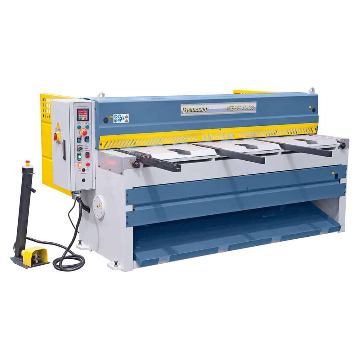 Bernardo MTE 1560 x 3 mm NCC – Cesoia a ghigliottina motorizzata