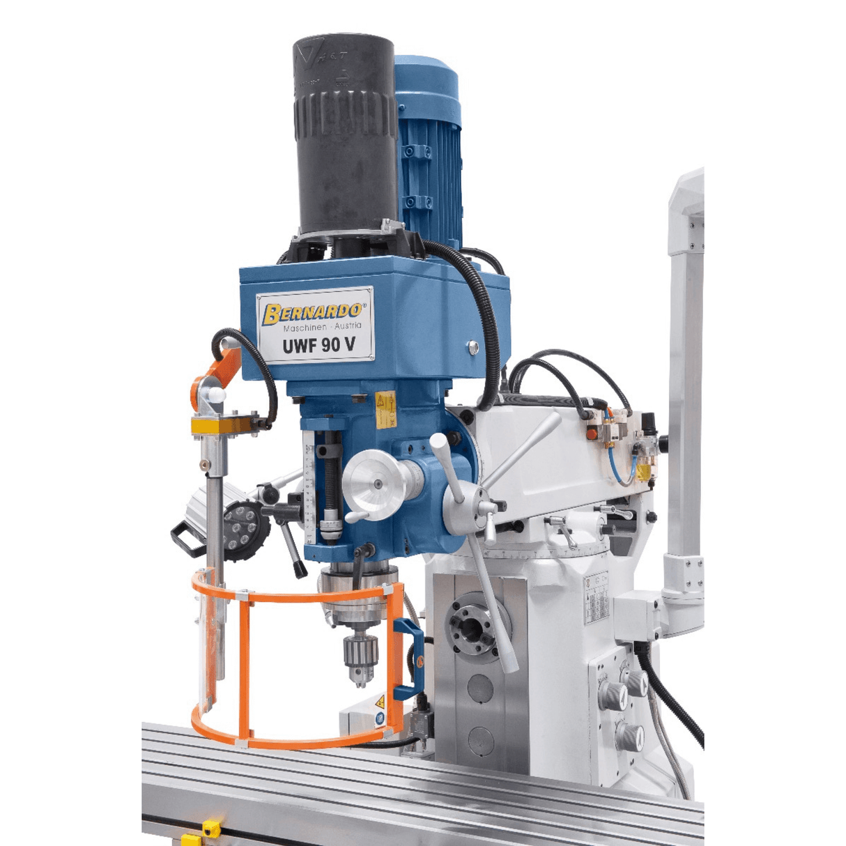 Bernardo UWF 90 V Universalfräsmaschine mit pneumatischer Spannvorrichtung DIN 2080 – ISO 40, Doppelspindel, 1270 × 280 mm Tisch, 3-Achsen-Digitalanzeige