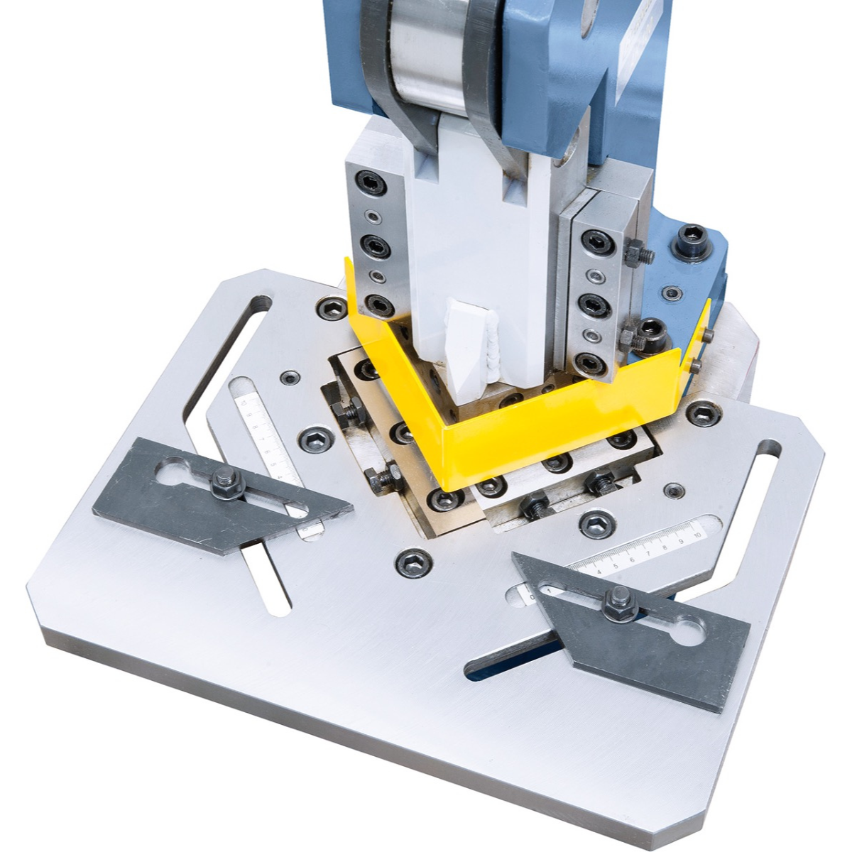 Bernardo AK 100 Manuelle Blechausklinkmaschine