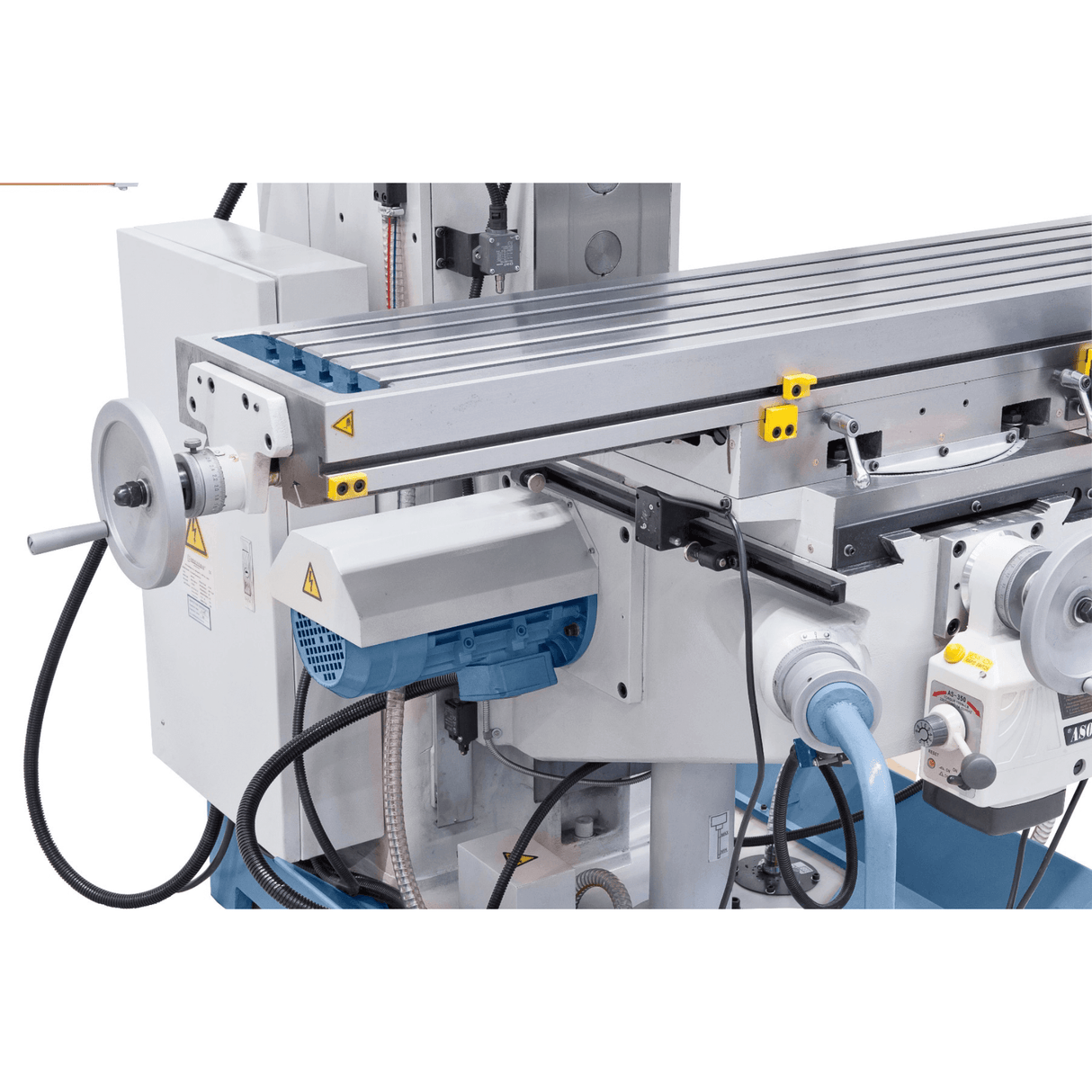 Bernardo UWF 90 V Universalfräsmaschine mit pneumatischer Spannvorrichtung DIN 2080 – ISO 40, Doppelspindel, 1270 × 280 mm Tisch, 3-Achsen-Digitalanzeige