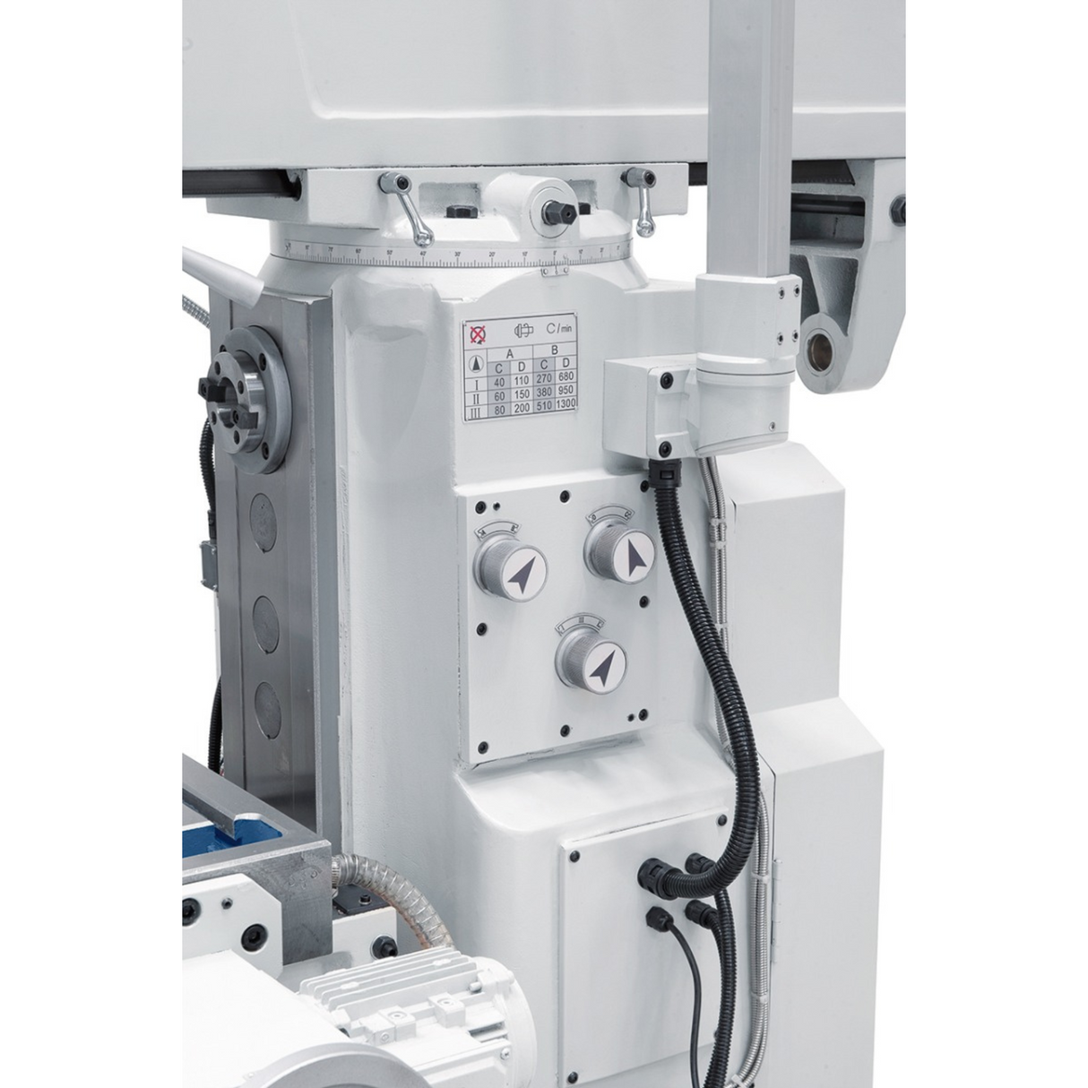 Bernardo UWF 90-1270 Universalfräsmaschine mit Digitalanzeige ES-12 H + pneumatischer Spannvorrichtung DIN 2080 – Tisch 1.270 × 280 mm, ISO 40, vertikale + horizontale Spindeln, 1,5 + 2,2 kW Motor, Gewicht 1.300 kg