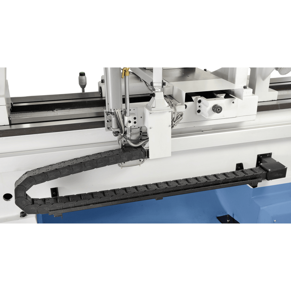 Bernardo Titan 660 x 2000 Metalldrehmaschine mit 3-Achsen-Digitalanzeige