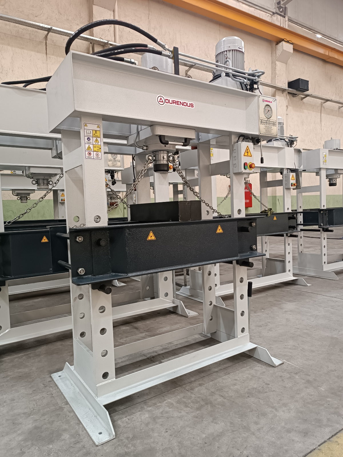 Pressa per lamiera Durendus Serie DW Pressa Idraulica 80 Ton con cilindro Scorrevole