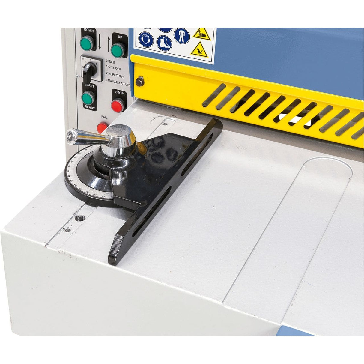 Bernardo MTA 3060 x 3 mm NCC – Motorisierte Guillotine-Schere