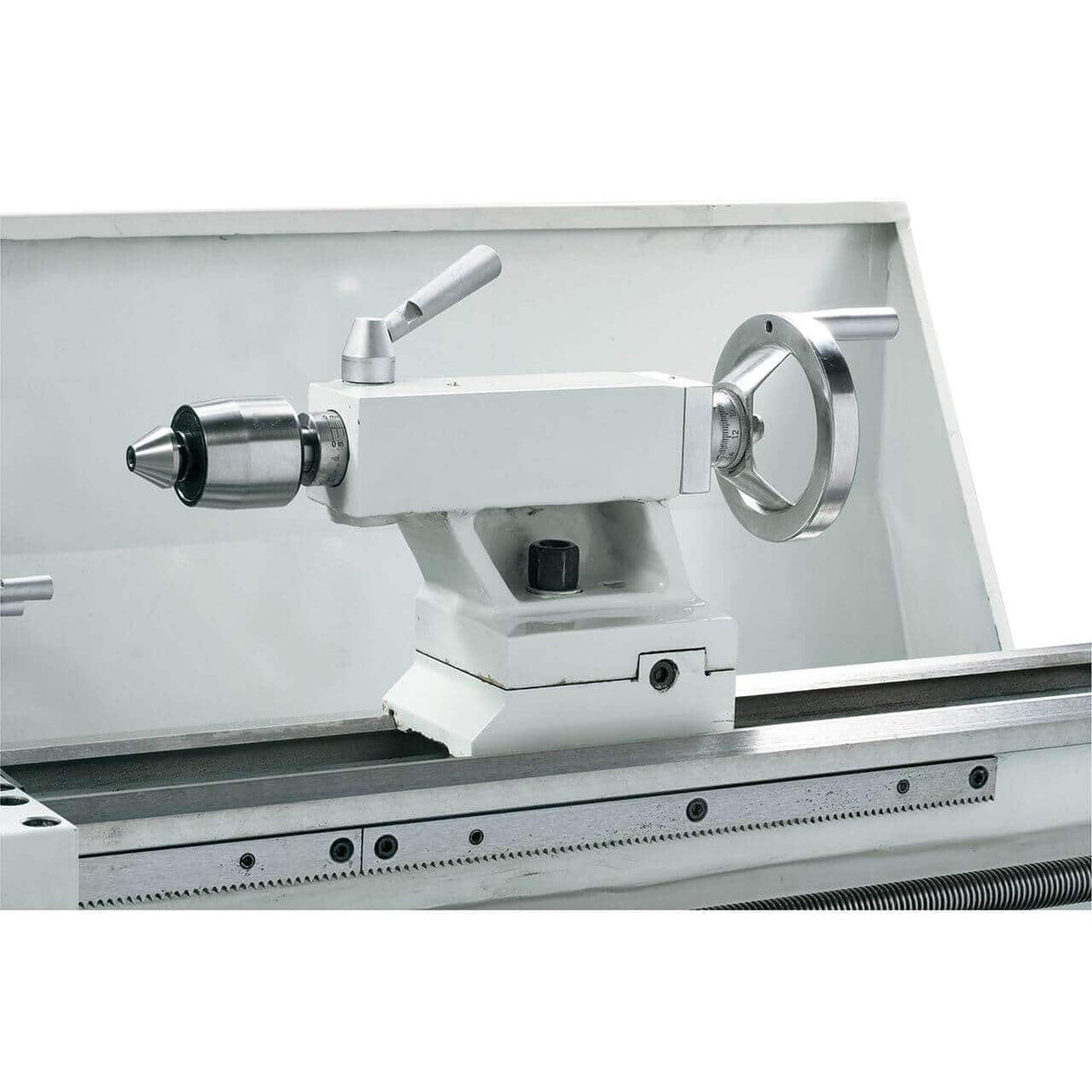 Bernardo Profi 550 WQV Metalldrehmaschine – Spitzenweite 550 mm, Ø 250 mm am Bett, Spindelbohrung Ø 26 mm Kegel MT 4, 0,75 kW 230 V Einphasenmotor, digitale Drehzahlanzeige, Gewicht 120 kg