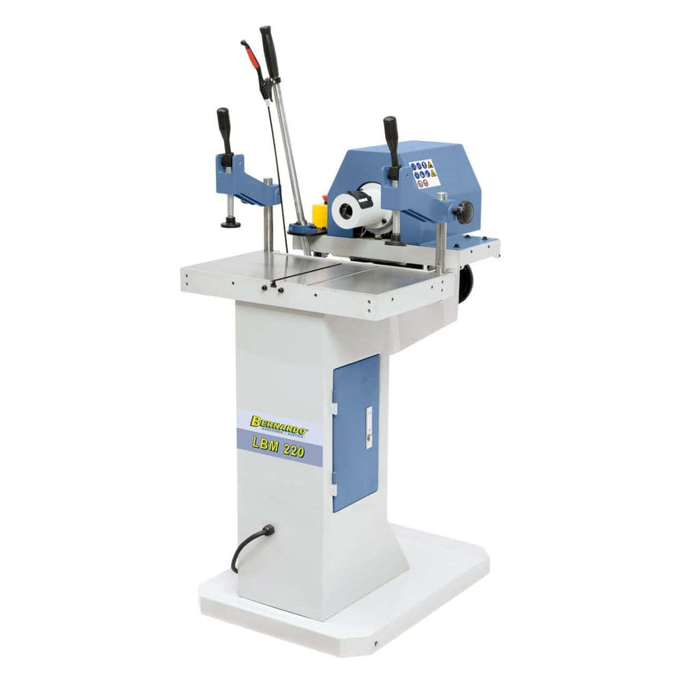 Macchina mortasatrice professionale LBM 220 con basamento in acciaio, tavola in ghisa trattata ed estensioni laterali per lavorare porte, telai e grandi pannelli.