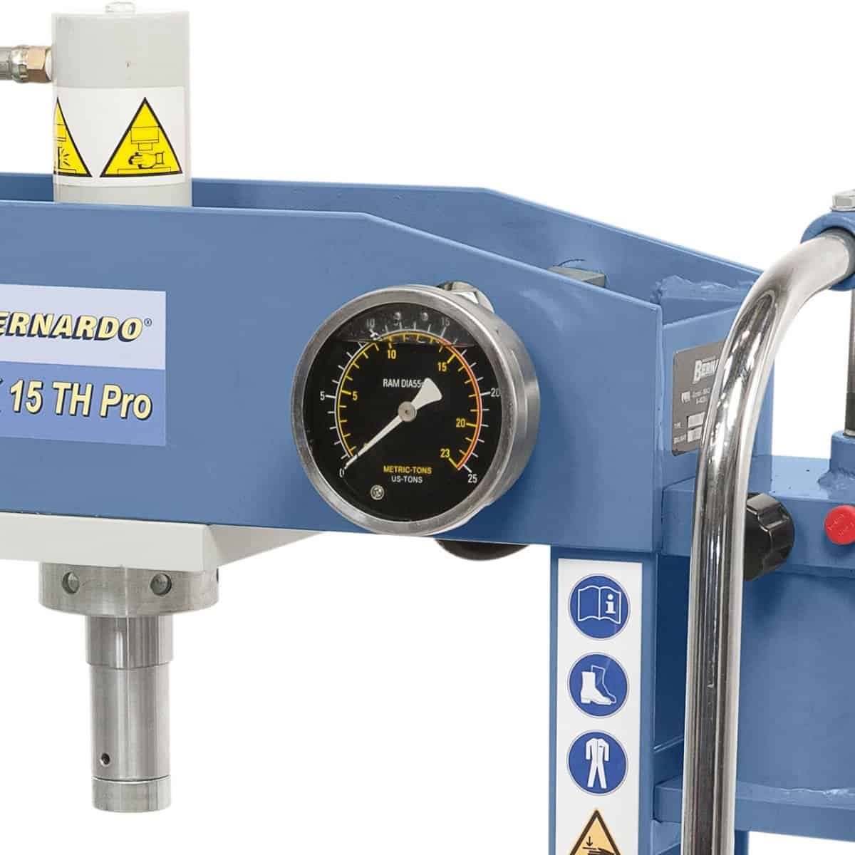 Bernardo WK 15 TH Pro – Professionelle 15-Tonnen-Werkstattpresse