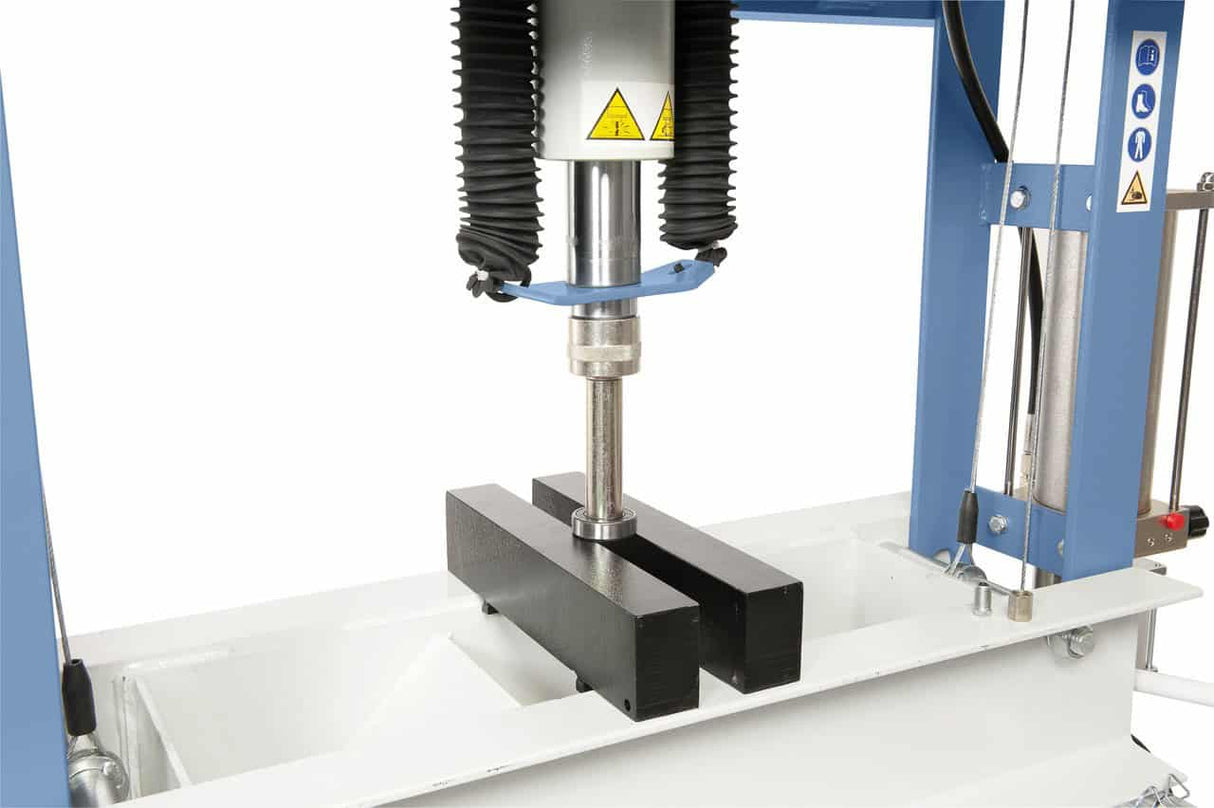 Bernardo PWK 45 F – 45-Tonnen-Pneumatik-Werkstattpresse