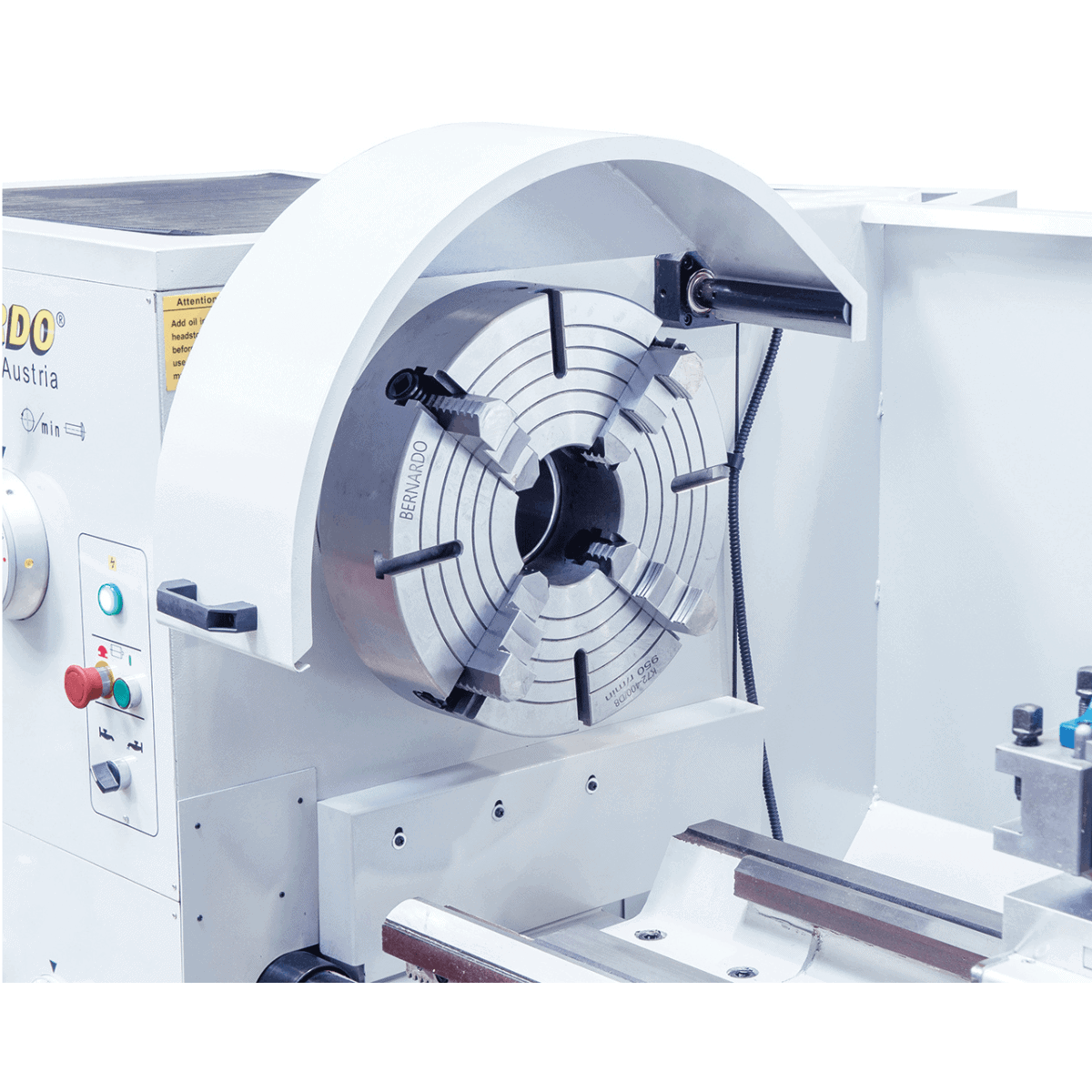 Bernardo Goliath 660 x 2000 Metalldrehmaschine mit 3-Achsen-Digitalanzeige