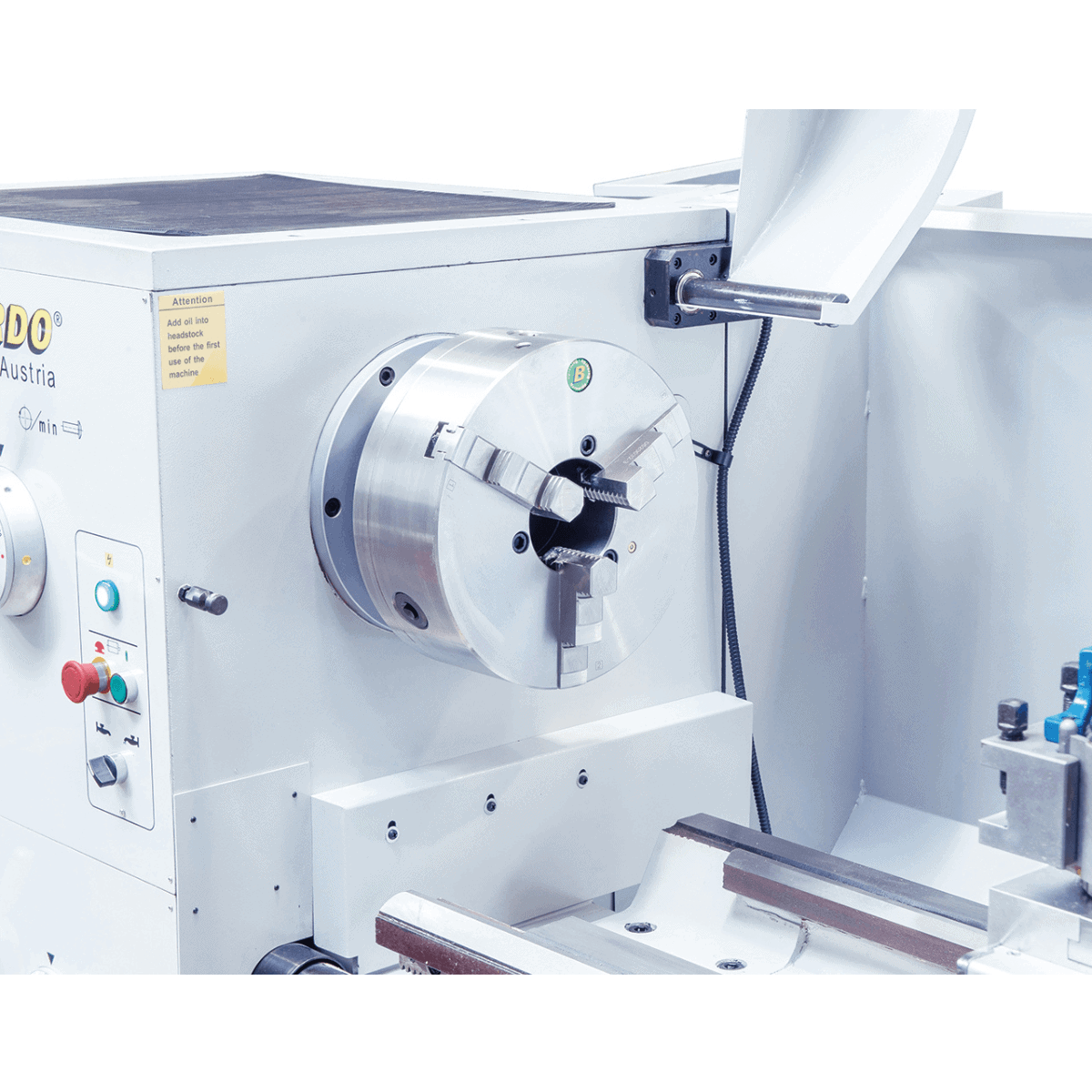 Bernardo Goliath 660 x 2000 Metalldrehmaschine mit 3-Achsen-Digitalanzeige