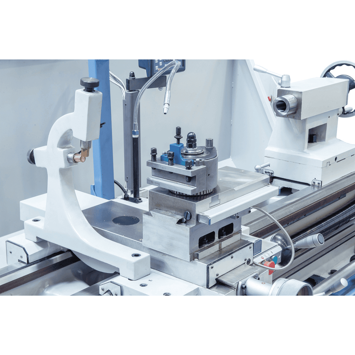 Bernardo Goliath 660 x 2000 Metalldrehmaschine mit 3-Achsen-Digitalanzeige
