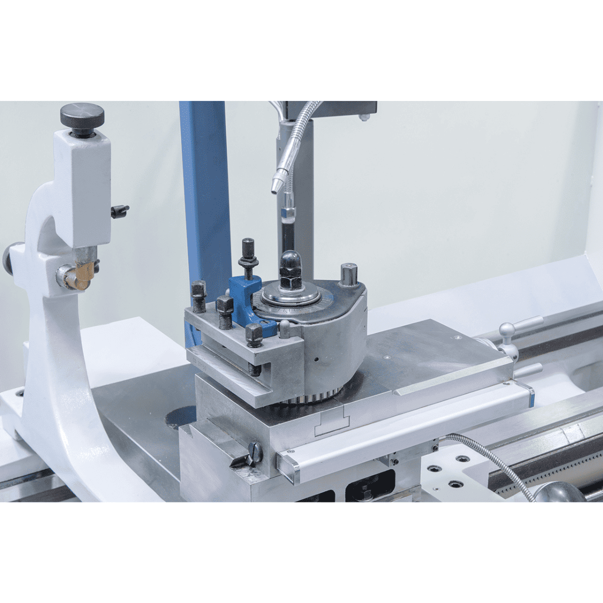 Bernardo Goliath 660 x 1000 Metalldrehmaschine mit 3-Achsen-Digitalanzeige