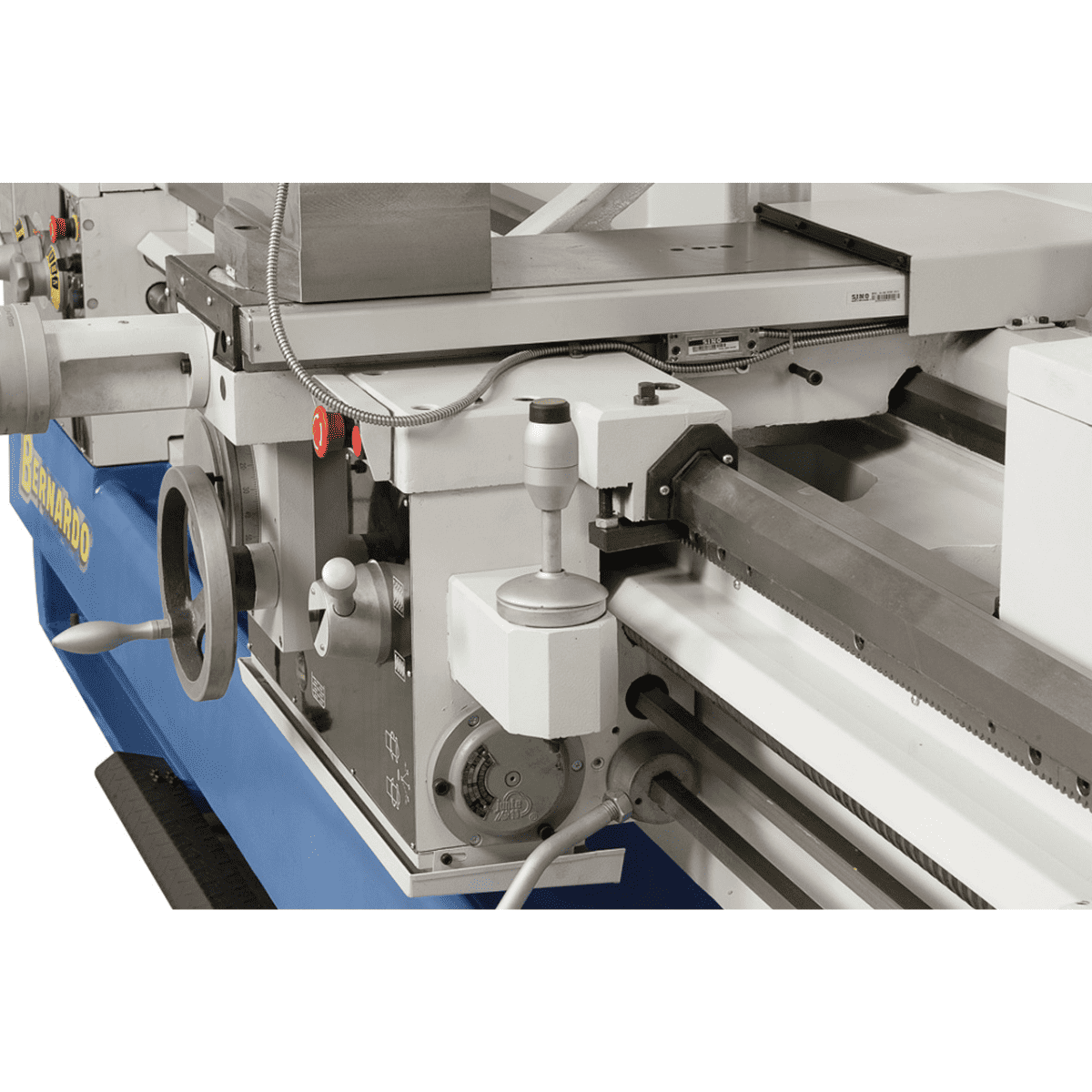 Bernardo Titan 800 x 3000 Metalldrehmaschine mit 3-Achsen-Digitalanzeige