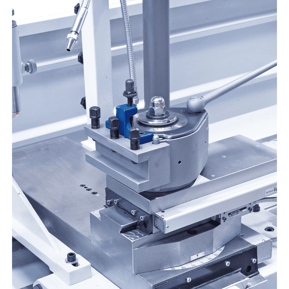 Bernardo TITAN 560 x 1500 Pro Metalldrehmaschine mit 3-Achsen-Digitalanzeige