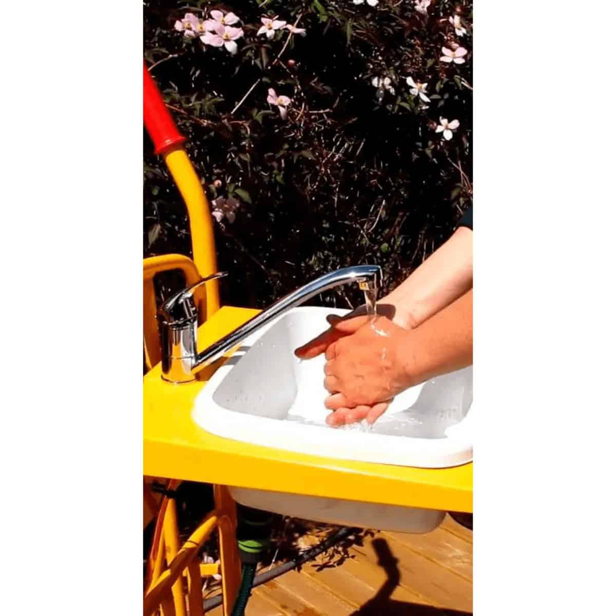 Ravendo CLM WS Mehrzweckwagen – mobile Waschstation mit Spülbecken und Wasserhahn, Tragfähigkeit 250 kg, Stahlrahmen, 5 Jahre Garantie