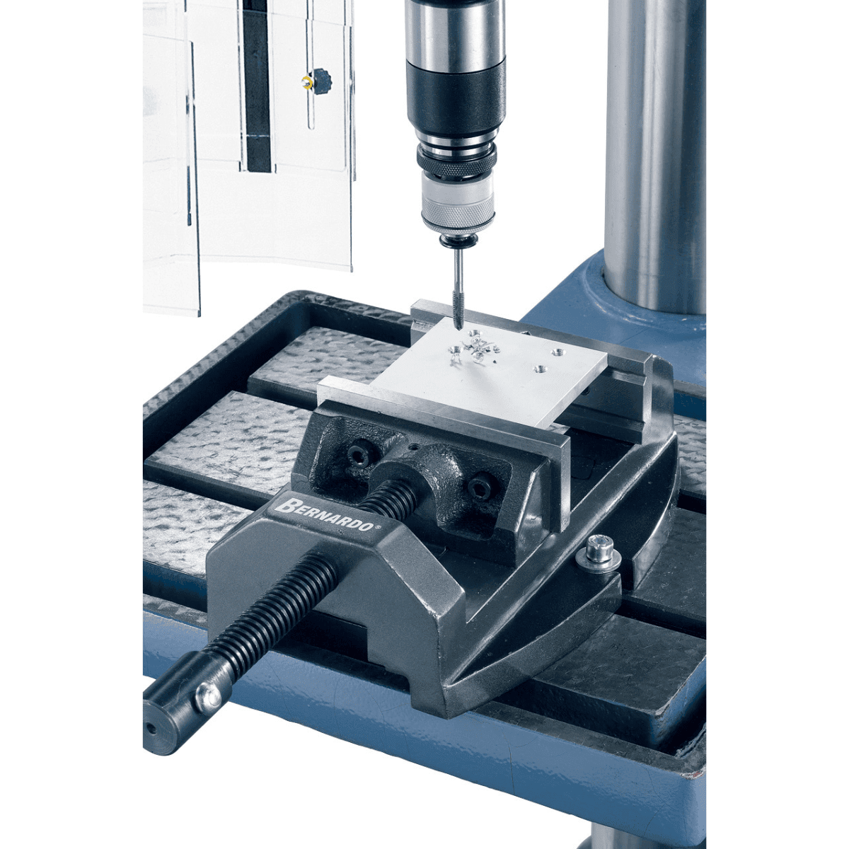 Bernardo SB 30 Profi Säulenbohrmaschine mit 2-stufigem Motor – Bohrdurchmesser 32 mm, MT 3 Kegel, Dauerdrehzahl 105–1725 U/min, Rechts-/Linkslauf, Spindelhub 120 mm, Motor 0,55/0,85 kW 400 V, Gewicht 245 kg