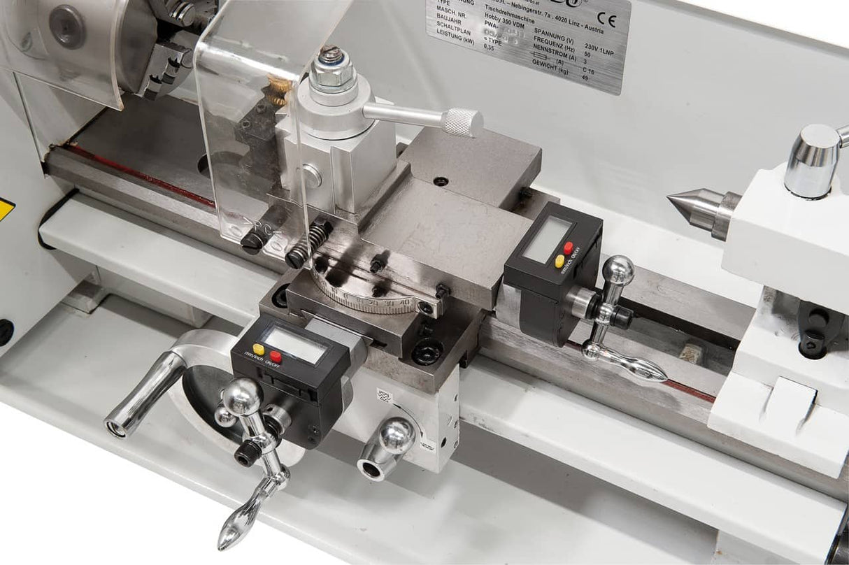 Bernardo Hobby 350 VDM Metalldrehmaschine – 350 mm Spitzenweite, digitale Drehzahlanzeige + Schlitten, automatischer Vorschub, 0,35 kW Motor, 230 V Einphasenstrom, Gewicht 44 kg