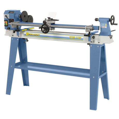 Tornio per legno KDM 1100 con struttura in ghisa, visualizzazione digitale, regolazione continua dei giri e dispositivo di copiatura per lavorazioni professionali.