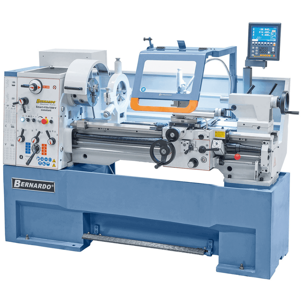 Tornio Bernardo Smart 410 x 1500 V-constant con distanza tra le punte 1500 mm, foro mandrino 52 mm e motore 5,5 kW, completo di mandrino 200 mm, piatto frontale e DRO.
